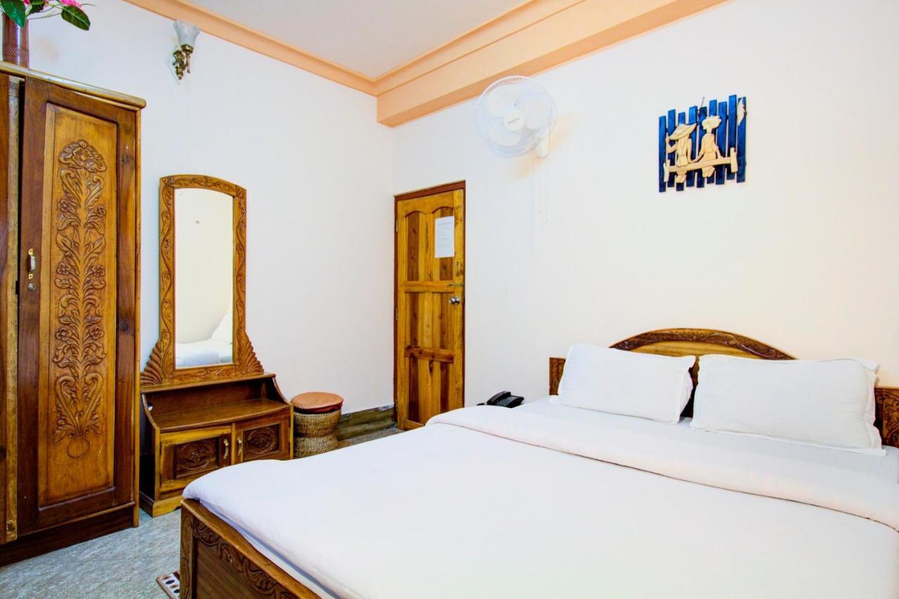 Capital O 79144 Coniferous Resort 乞拉朋齐 外观 照片