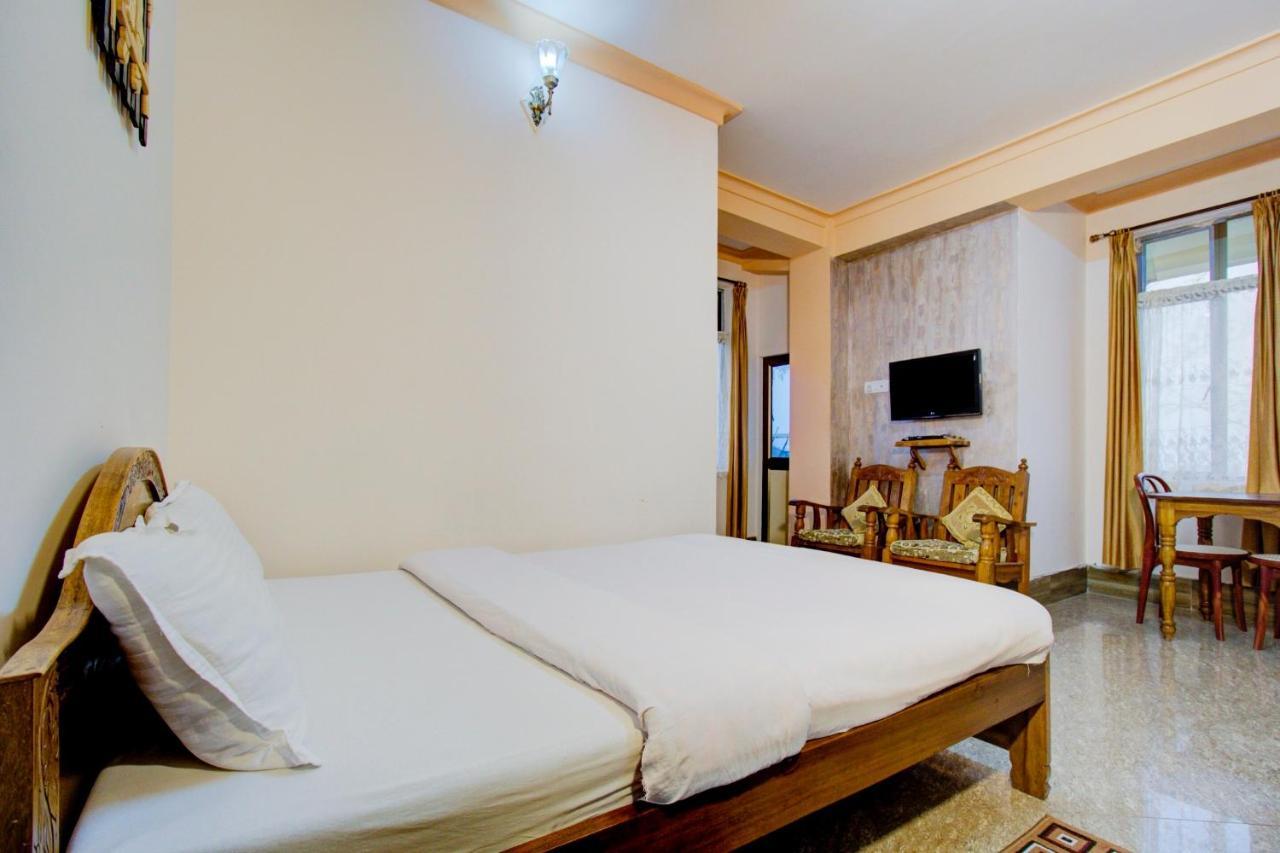 Capital O 79144 Coniferous Resort 乞拉朋齐 外观 照片