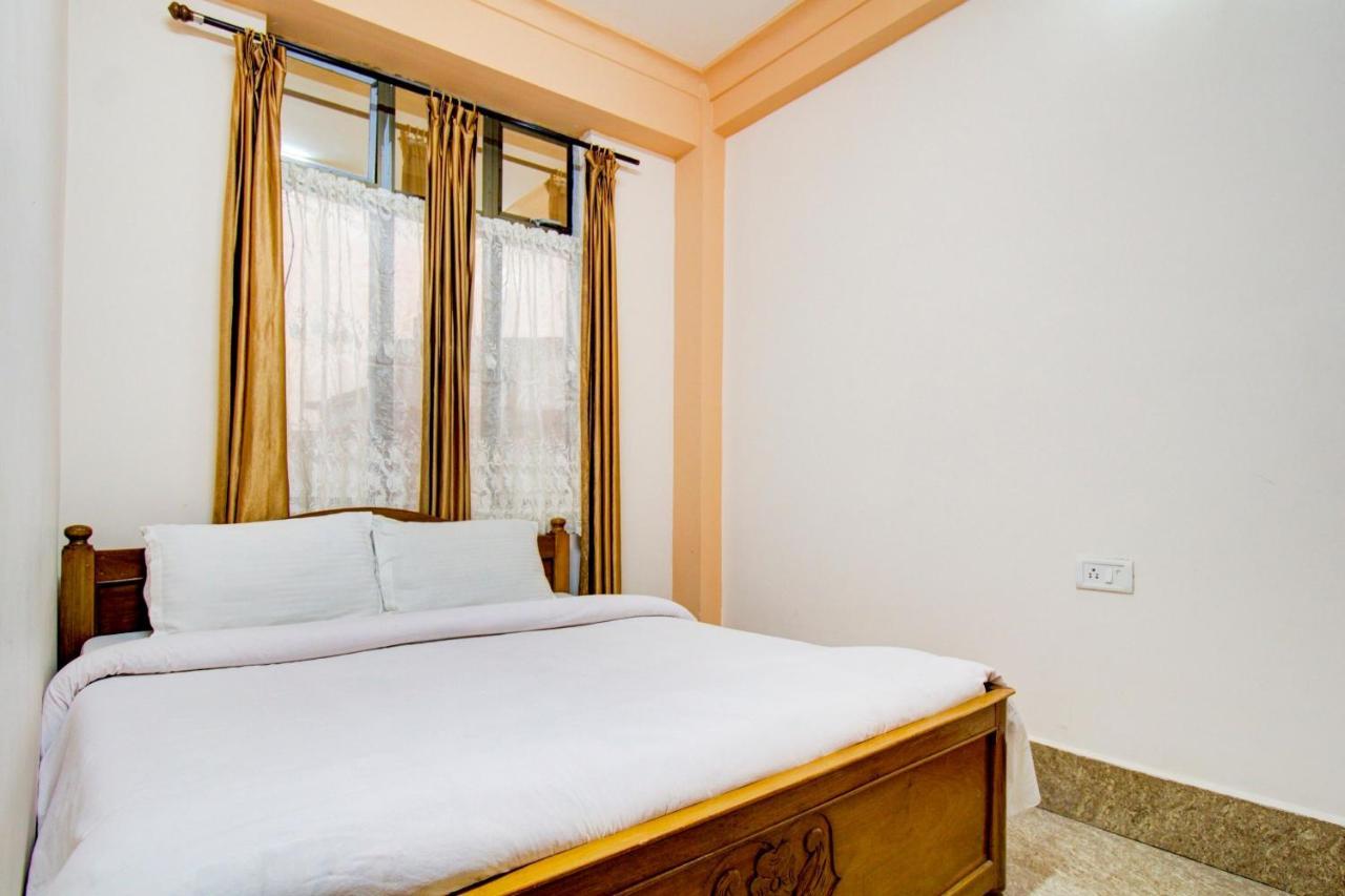 Capital O 79144 Coniferous Resort 乞拉朋齐 外观 照片