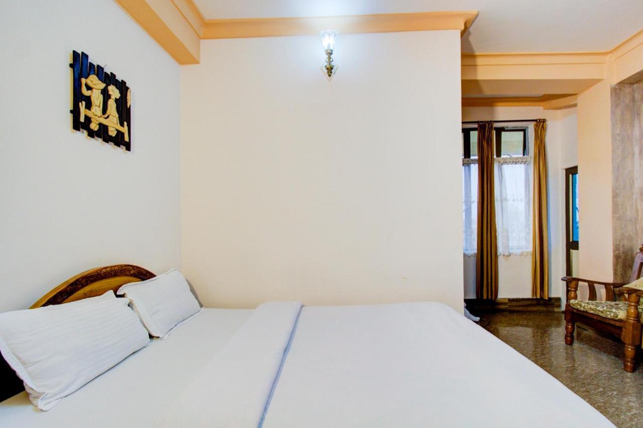 Capital O 79144 Coniferous Resort 乞拉朋齐 外观 照片