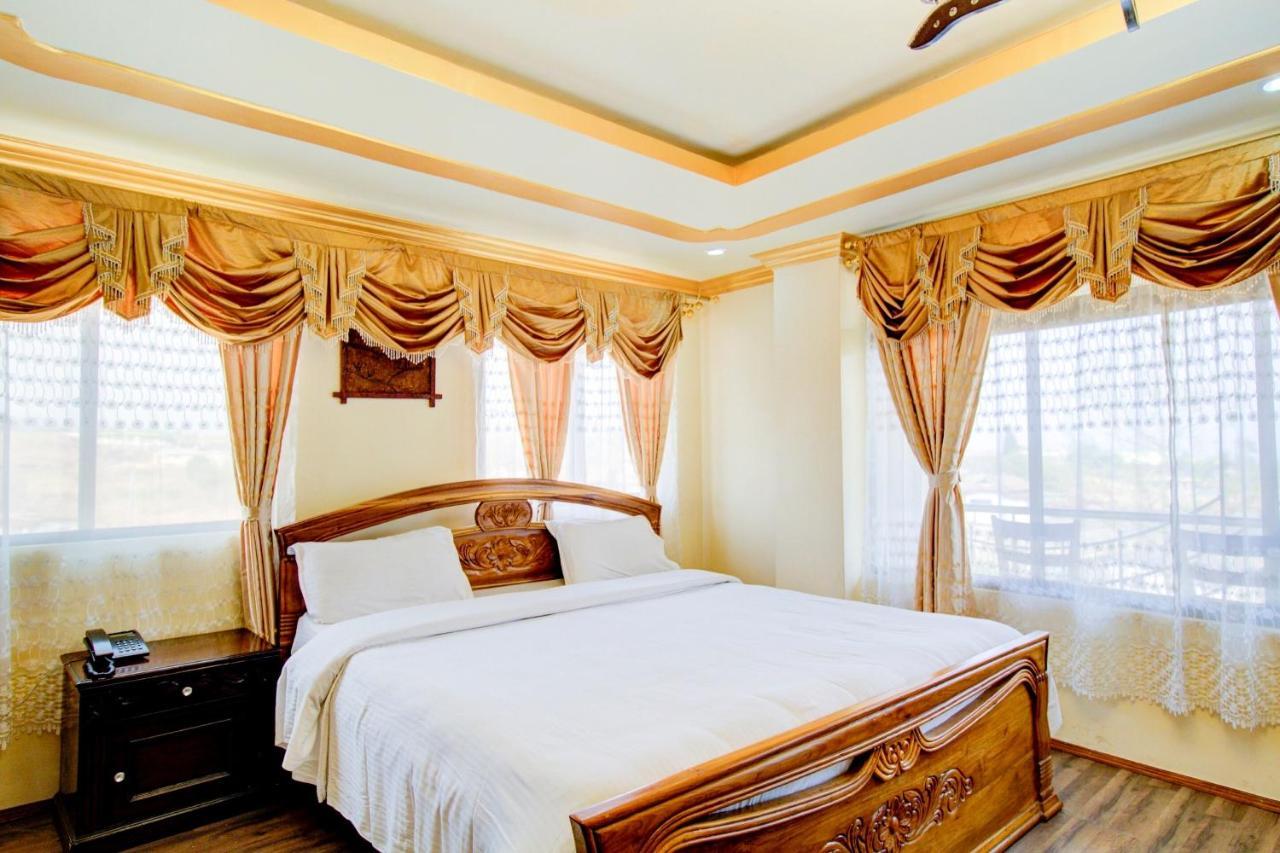 Capital O 79144 Coniferous Resort 乞拉朋齐 外观 照片