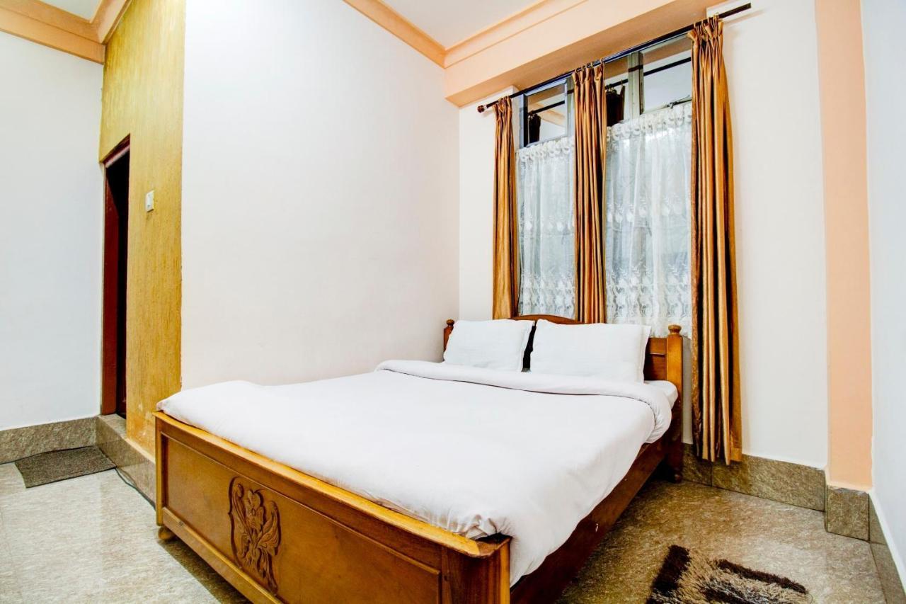 Capital O 79144 Coniferous Resort 乞拉朋齐 外观 照片